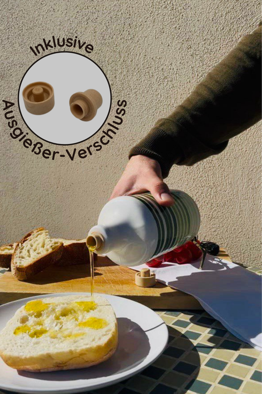 Bottiglia olio in ceramica "Unica" verde per olio d'oliva e aceto fatta a mano in Italia