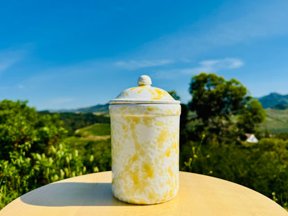 Handbemalter Keramikvorratsbehälter 800 ml, honig creme farbe gesprenkelt im typisch mediterranen Stil. Mit Deckel, ideal zur Lagerung von Lebensmitteln wie Zucker, Kaffee, Salz, Reis, Kräutern oder Keksen. Perfekt für Küche, Speisekammer oder als Deko-Element auf dem Tisch. Handgefertigt in Italien, bringt Farbe und Tradition in jedes Zuhause. Eignet sich auch als Geschenk für Liebhaber von Keramik und italienischem Design.