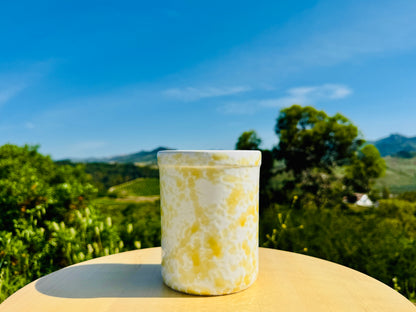 Handbemalter Keramikvorratsbehälter 800 ml, honig creme farbe gesprenkelt im typisch mediterranen Stil. Mit Deckel, ideal zur Lagerung von Lebensmitteln wie Zucker, Kaffee, Salz, Reis, Kräutern oder Keksen. Perfekt für Küche, Speisekammer oder als Deko-Element auf dem Tisch. Handgefertigt in Italien, bringt Farbe und Tradition in jedes Zuhause. Eignet sich auch als Geschenk für Liebhaber von Keramik und italienischem Design.