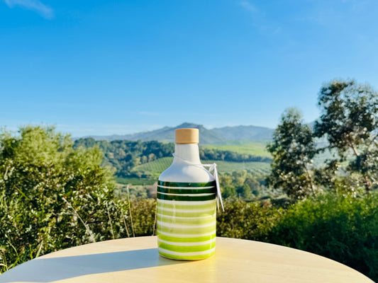 Keramikflasche Ölspender mit grünen Linien für Olivenöl handgemacht in Italien