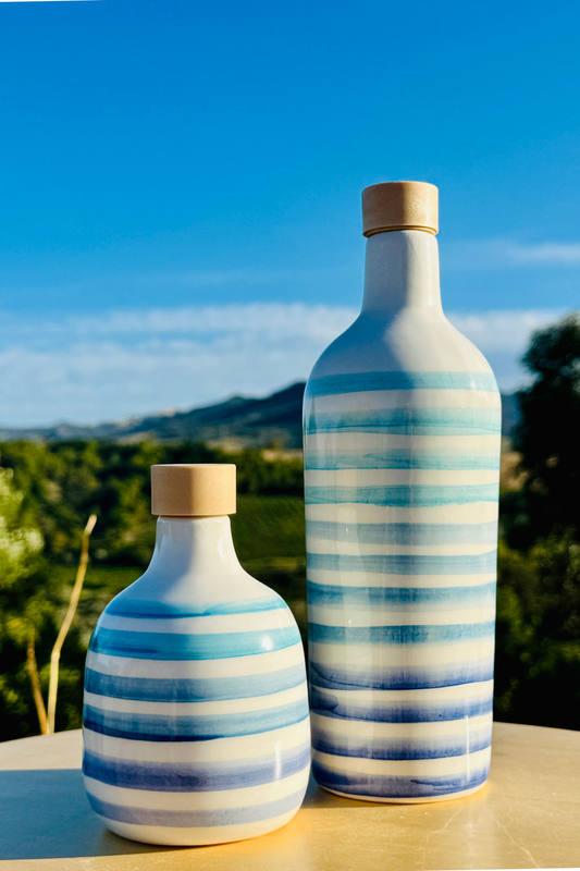 Le Colline – "Linee Blu Elegante" Keramik Ölflasche mit Ausgießer | Handbemalter Ölspender Italienisches Design