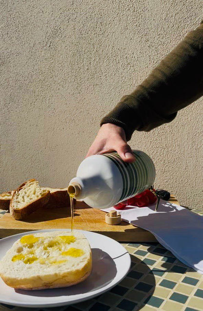 Elegante caraffa in ceramica edizione limitata fatta a mano in Italia "Bombata" ca